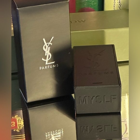 Yves Saint Laurent case - Picture 6 of 10